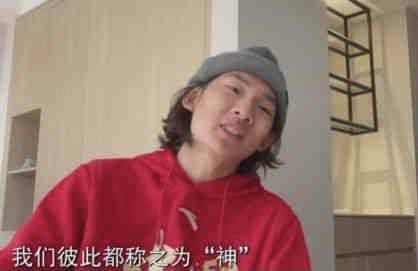 伦敦标准晚报报道，多支英超球队有意富勒姆中场帕利尼亚，而夏窗未能将其签下的拜仁仍有望得到这名葡萄牙国脚。